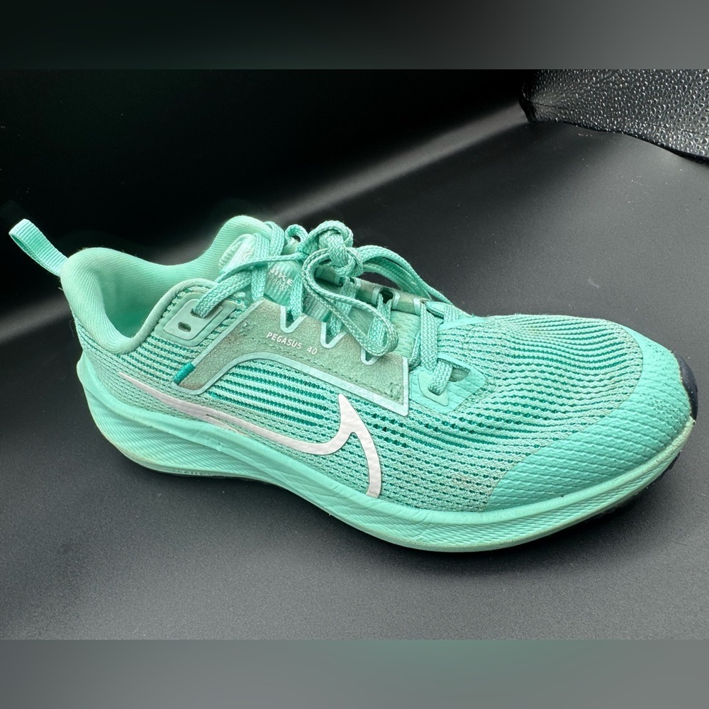Nike Green and Black Athletic Shoes with Mesh Upper - Picture 6 of 15